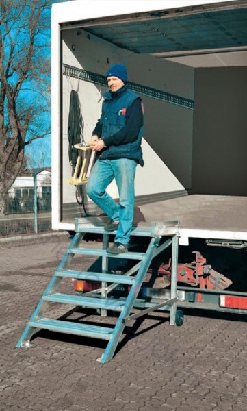 Krause gurítható lépcső dobogóval alumíniumból 800mm széles fokokkal - 2 lépcsős